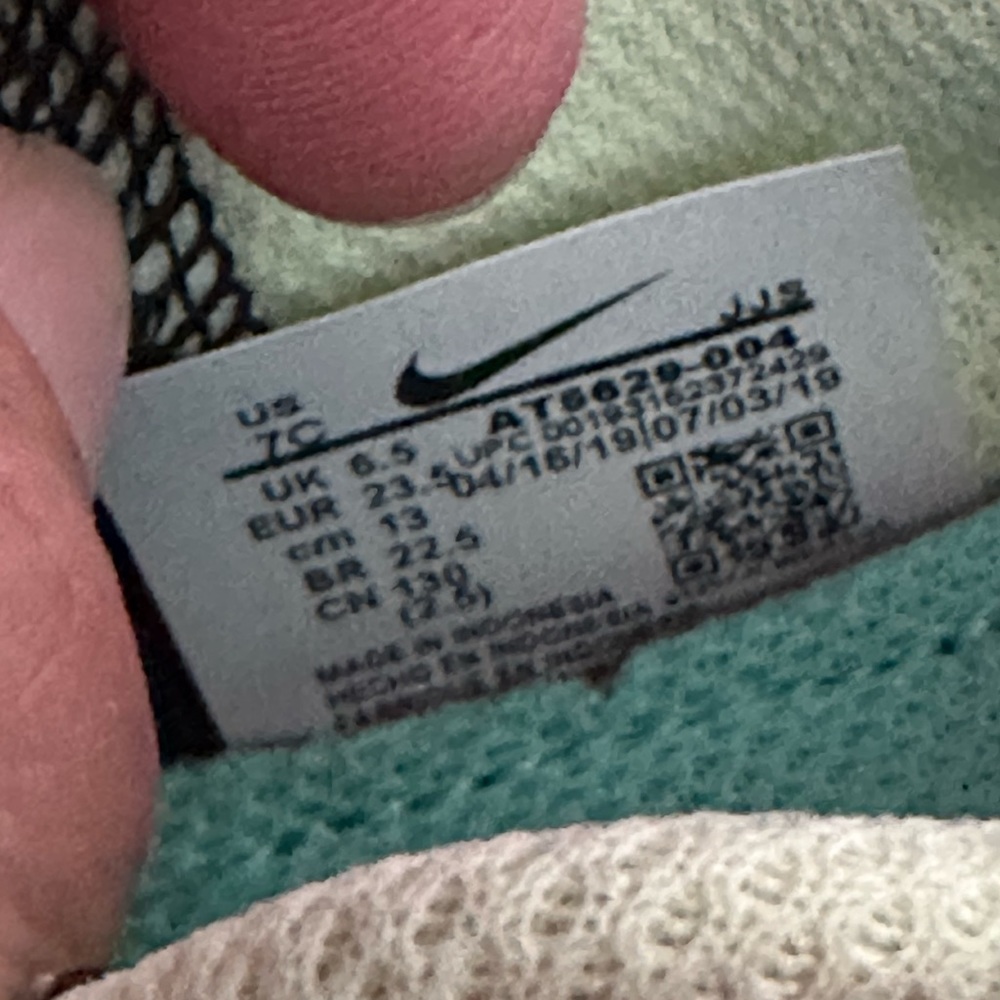 Like new toddler girls, Nike air max 200 (td) size 7 - Picture 8 of 10
